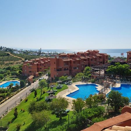 Sea View Penthouse Apartment With Hot Tub - Casa Bella Vista, Buenas Noches , Estepona Luaran gambar