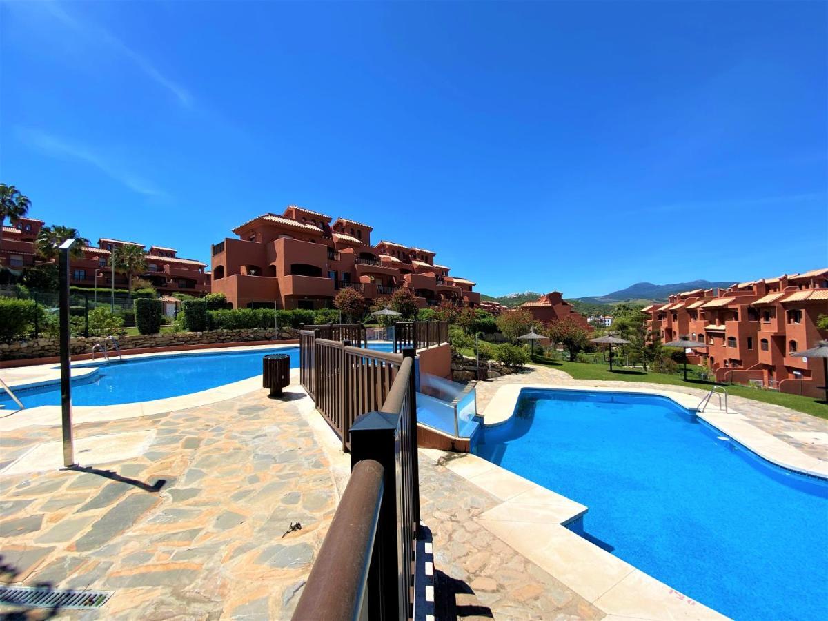 Sea View Penthouse Apartment With Hot Tub - Casa Bella Vista, Buenas Noches , Estepona Luaran gambar