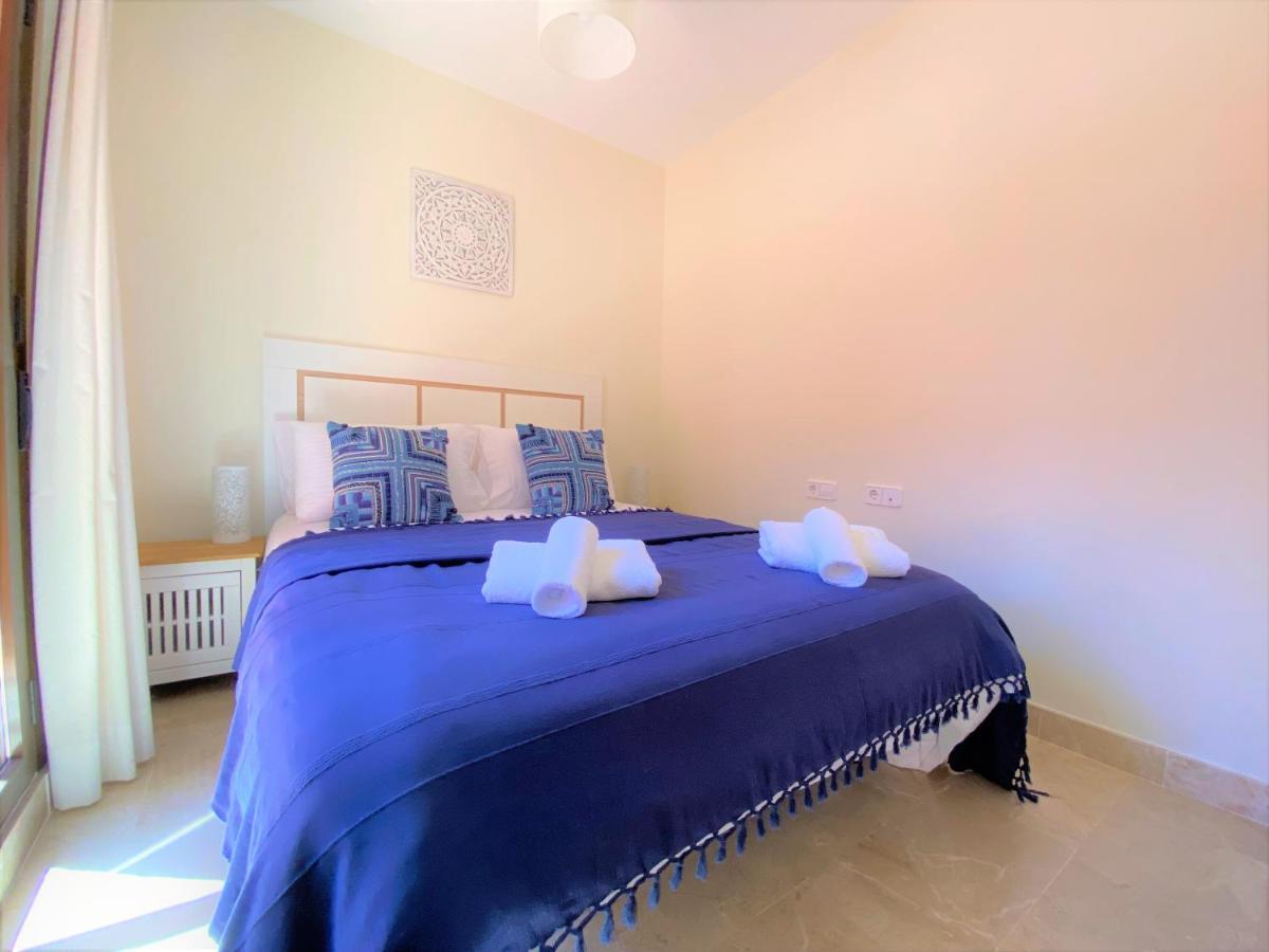 Sea View Penthouse Apartment With Hot Tub - Casa Bella Vista, Buenas Noches , Estepona Luaran gambar