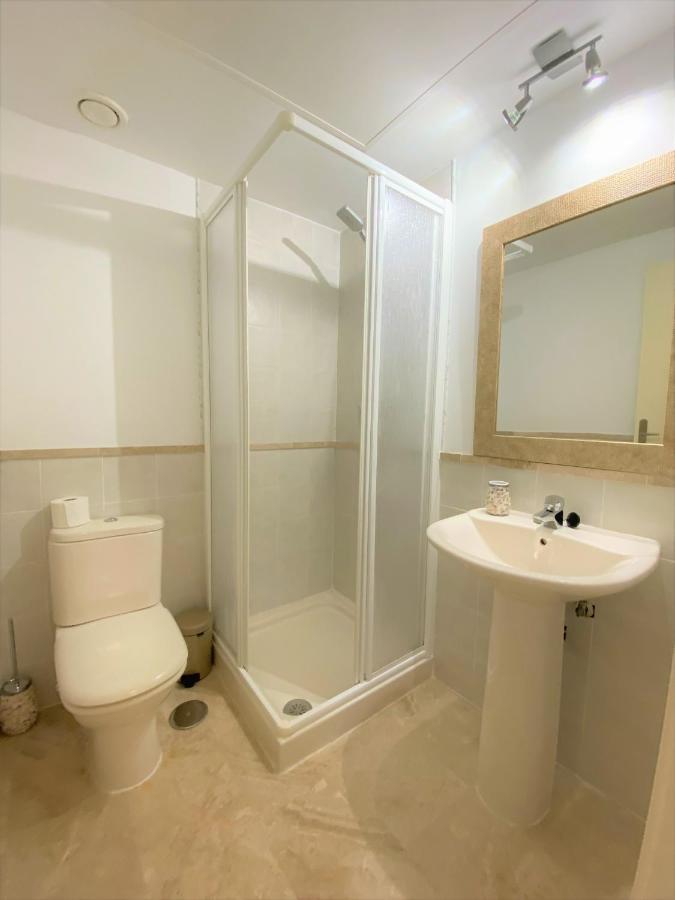 Sea View Penthouse Apartment With Hot Tub - Casa Bella Vista, Buenas Noches , Estepona Luaran gambar