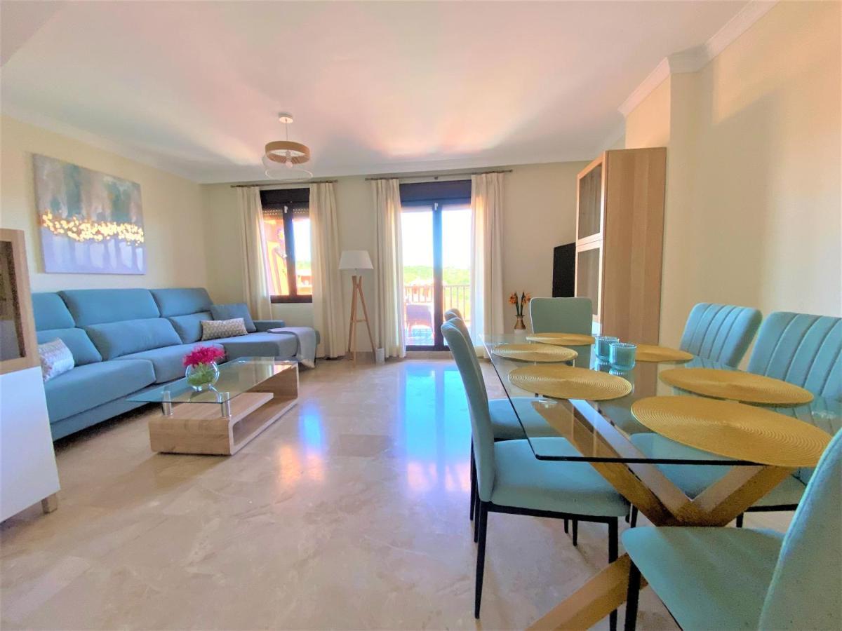 Sea View Penthouse Apartment With Hot Tub - Casa Bella Vista, Buenas Noches , Estepona Luaran gambar