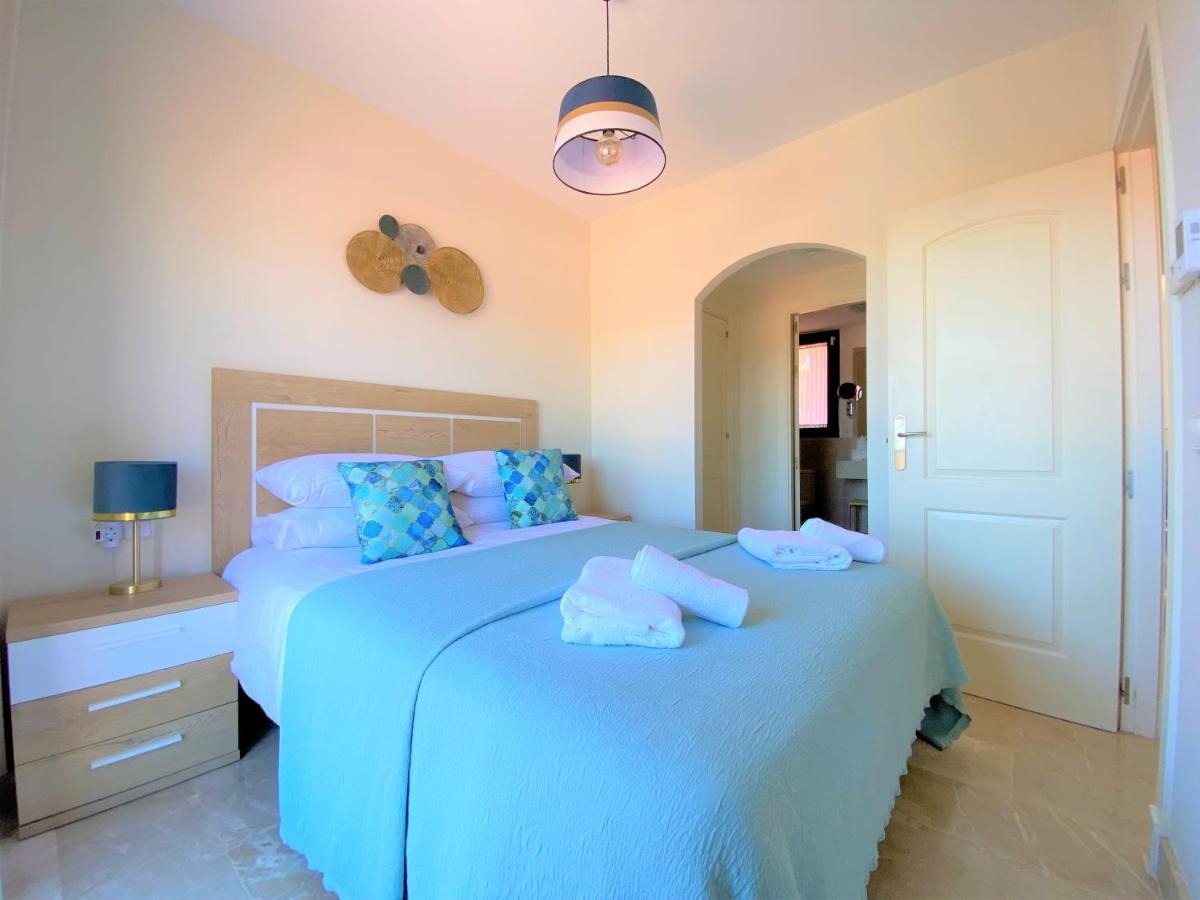 Sea View Penthouse Apartment With Hot Tub - Casa Bella Vista, Buenas Noches , Estepona Luaran gambar