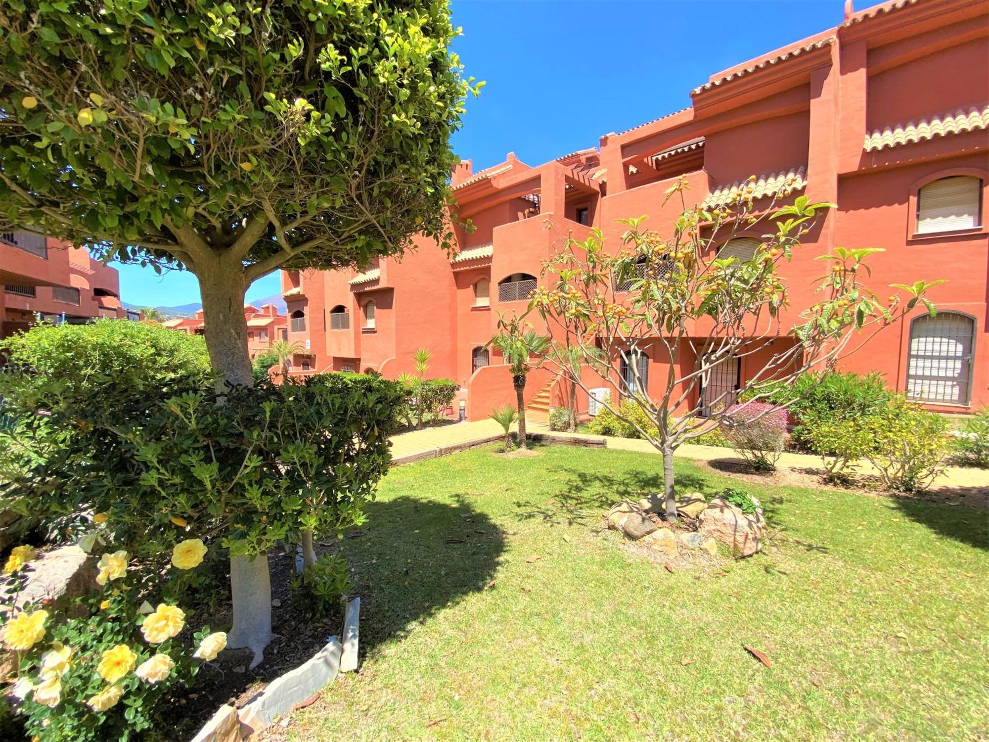 Sea View Penthouse Apartment With Hot Tub - Casa Bella Vista, Buenas Noches , Estepona Luaran gambar