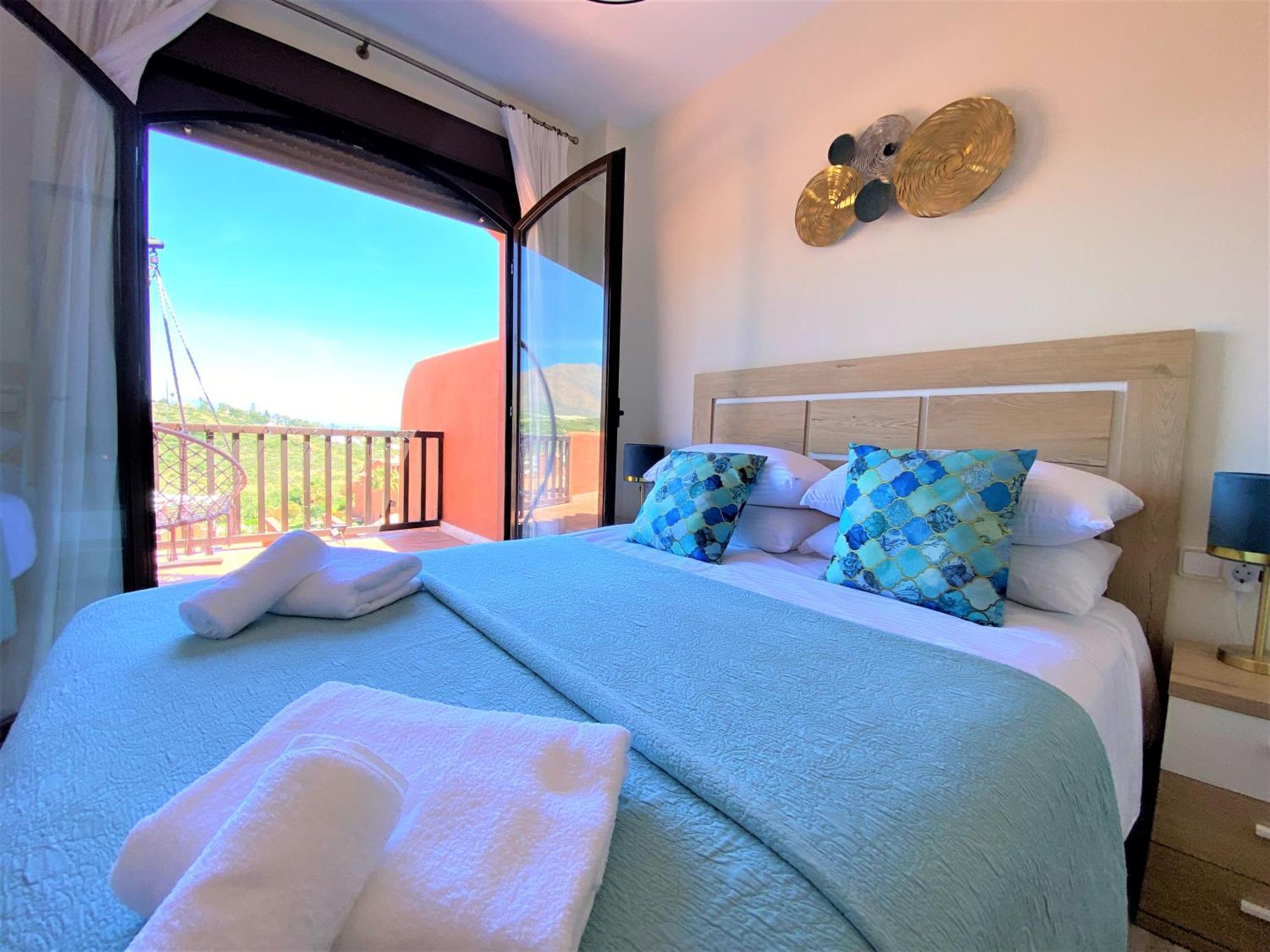 Sea View Penthouse Apartment With Hot Tub - Casa Bella Vista, Buenas Noches , Estepona Luaran gambar