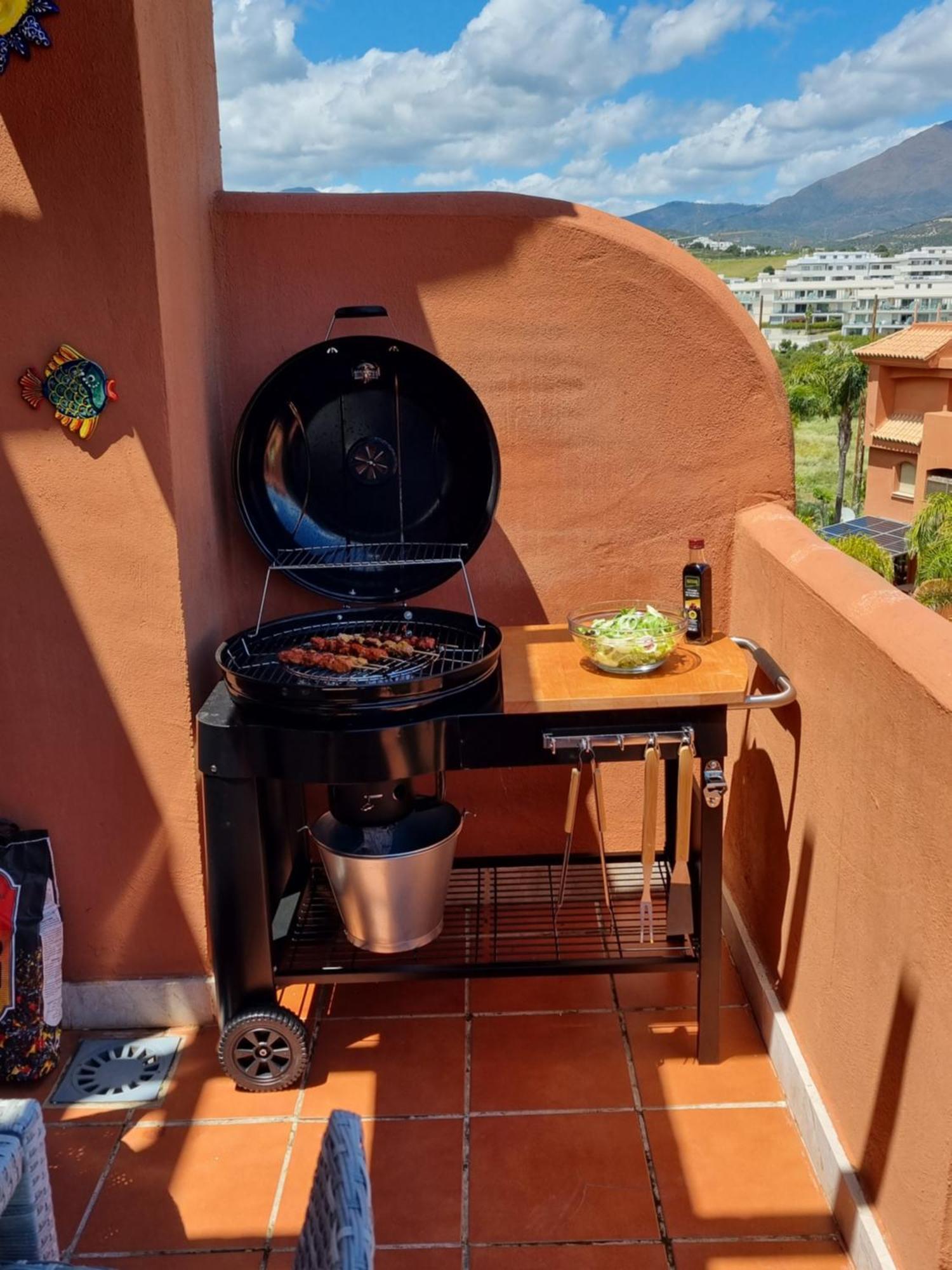 Sea View Penthouse Apartment With Hot Tub - Casa Bella Vista, Buenas Noches , Estepona Luaran gambar