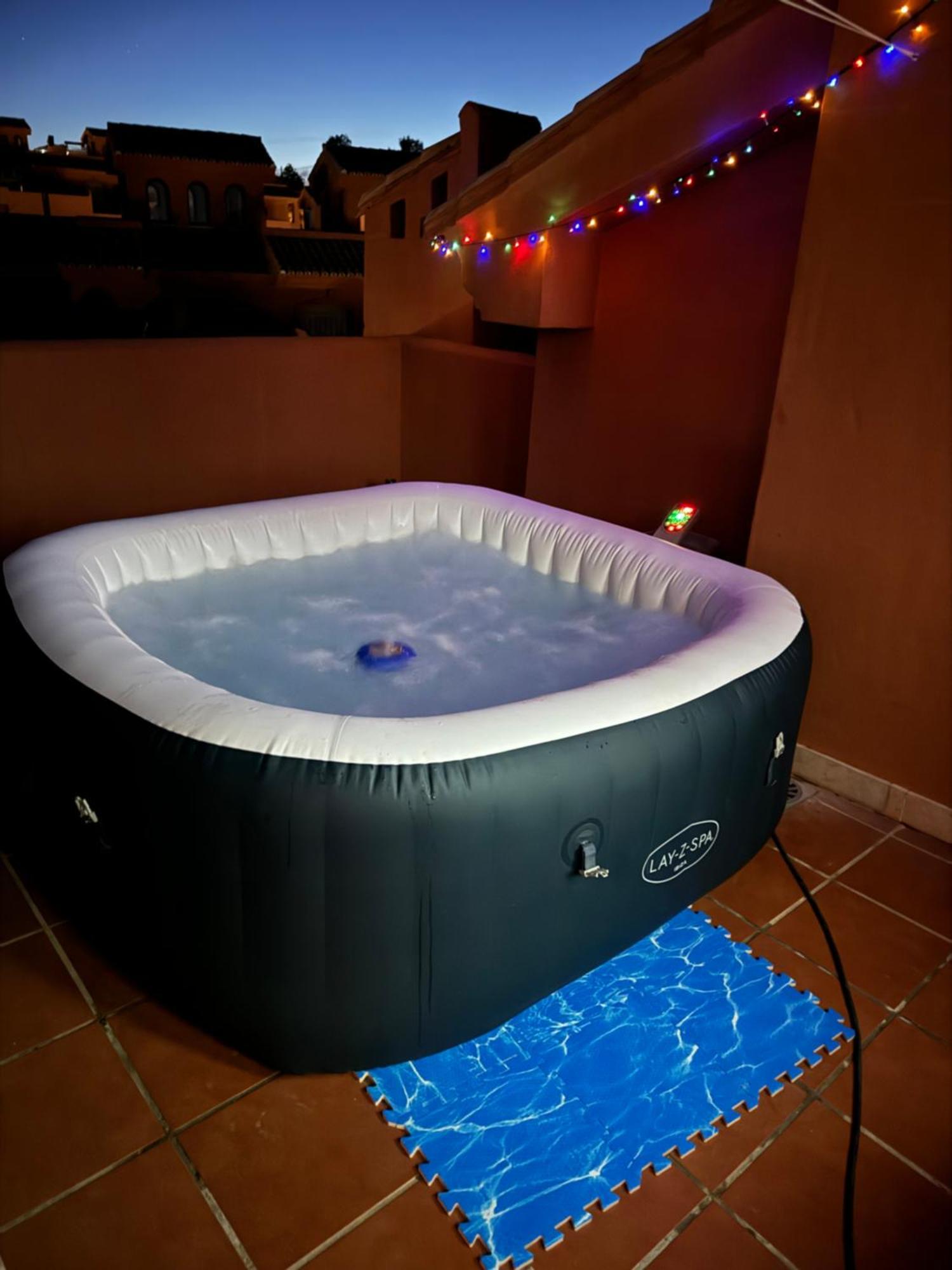 Sea View Penthouse Apartment With Hot Tub - Casa Bella Vista, Buenas Noches , Estepona Luaran gambar