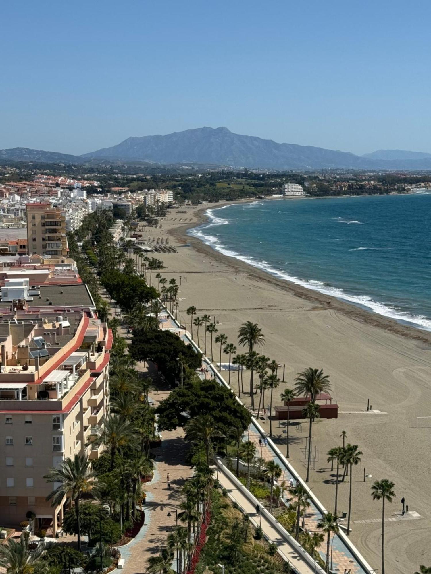 Sea View Penthouse Apartment With Hot Tub - Casa Bella Vista, Buenas Noches , Estepona Luaran gambar
